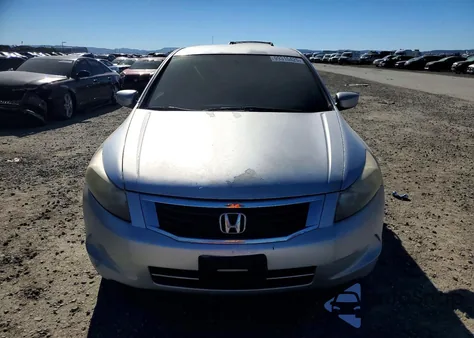 2008 Honda Accord Lxp z USA, uszkodzony, nr VIN JHMCP26438C035364